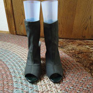 Hunter Green Ankle Sock Boots 6.5 Heels 4.5 inches